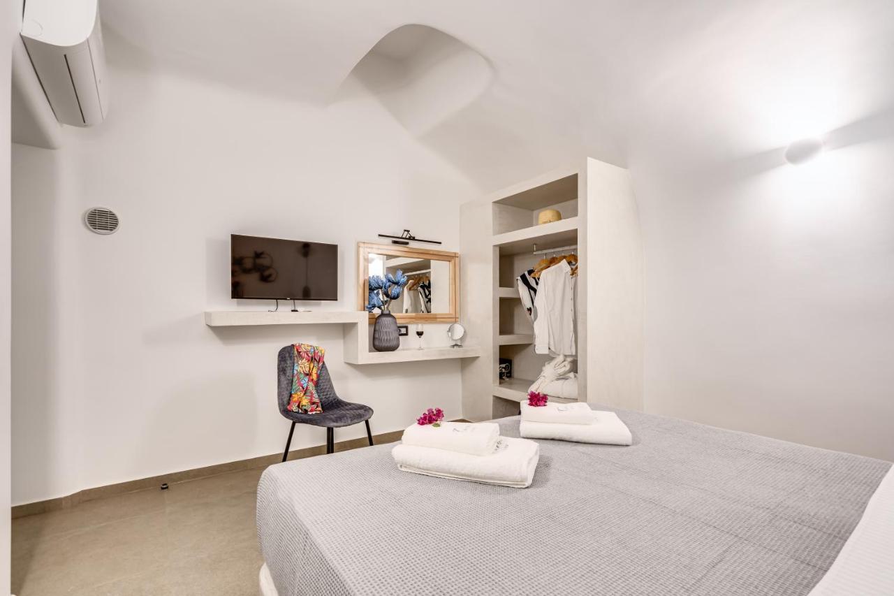 Tiara Suites Santorini Fira  Exterior photo