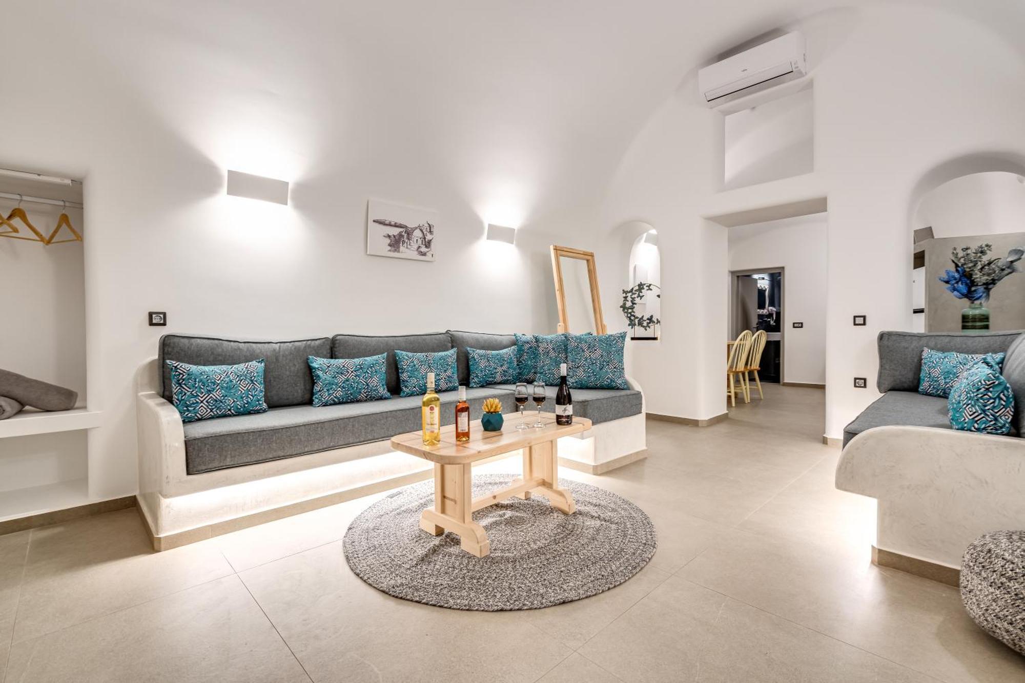 Tiara Suites Santorini Fira  Exterior photo