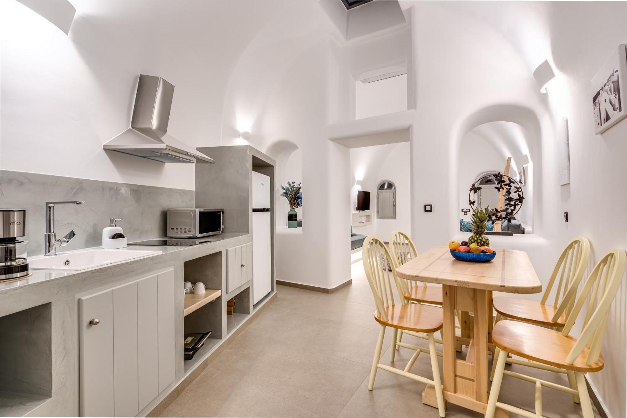 Tiara Suites Santorini Fira  Exterior photo